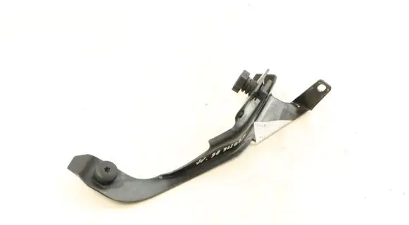 BMW M6 Fender mounting bracket 7060811 51647060811