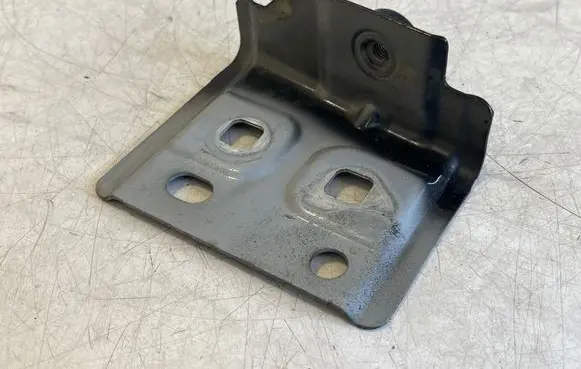 Mercedes-Benz GLB X247 Fender mounting bracket A2476205700