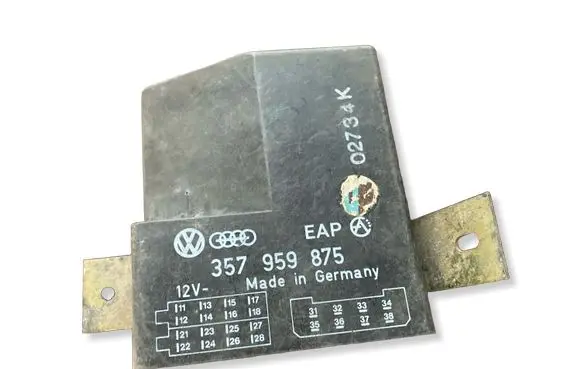 Volkswagen PASSAT B5 Other control units/modules 357959875