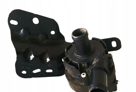Audi A4 S4 B5 8D Water pump 92516GA0A