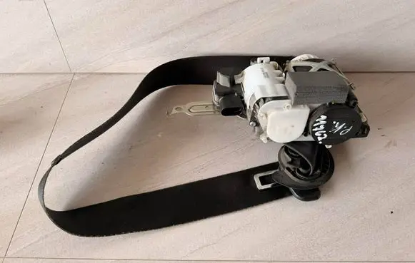 Volkswagen Golf VII Front seatbelt 34117148A 5G3857705F 7N0857737DE
