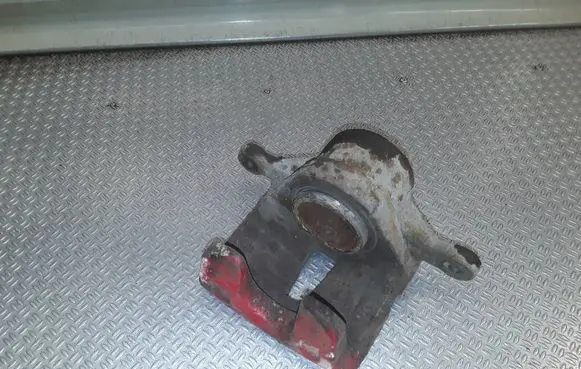 Hyundai i30 Front brake caliper