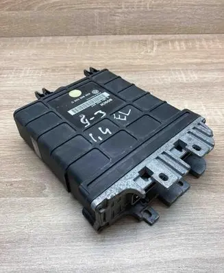 Volkswagen Golf III Engine control unit/module ECU 030906026C 0261200257