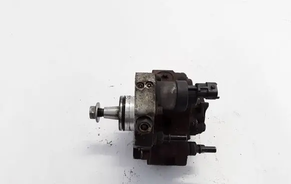 Opel Vivaro Fuel injection high pressure pump 8200586851
