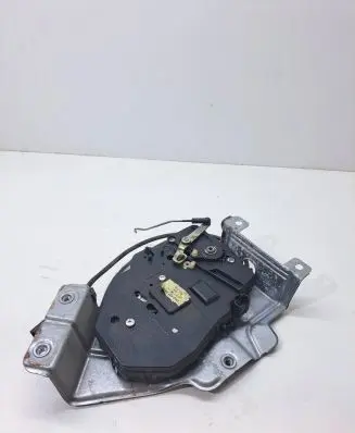 Loading door lock