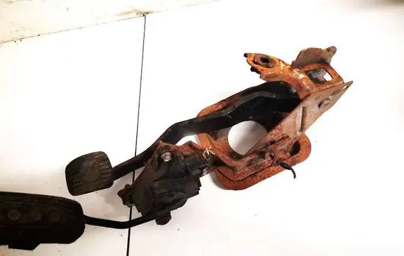 Nissan Micra Accelerator throttle pedal 18002ax600 0504a10014