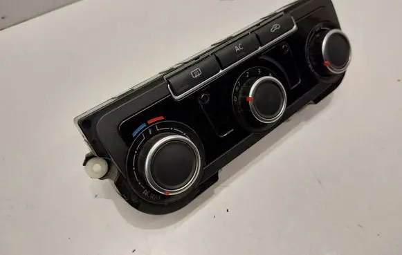 Volkswagen Golf VI Climate control unit 7N0907426AM