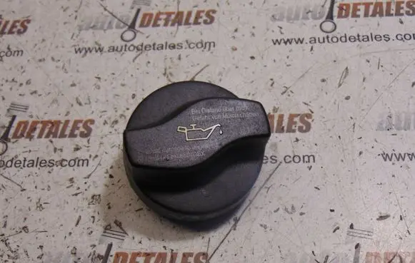 Mercedes-Benz R W251 Oil filler cap A0000100385