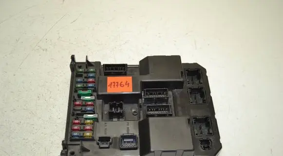 Peugeot 307 Fuse module 9651197580 9651196880 00265999220803