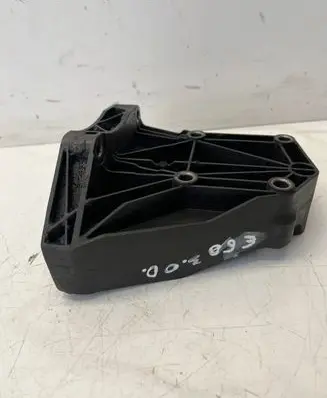 BMW 5 E60 E61 A/C compressor mount bracket 7792202