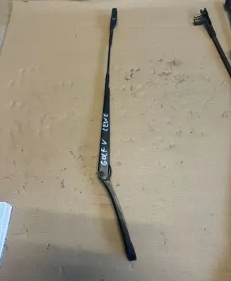 Volkswagen Golf VI Front wiper blade arm 1Q1955409