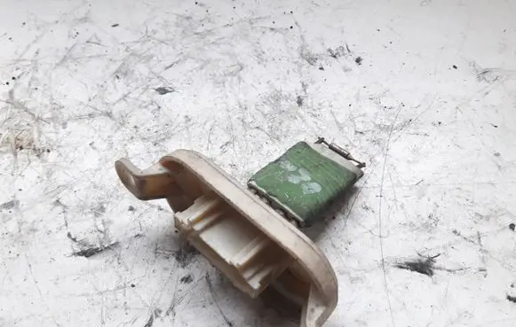 Volkswagen Transporter - Caravelle T5 Heater blower fan relay 