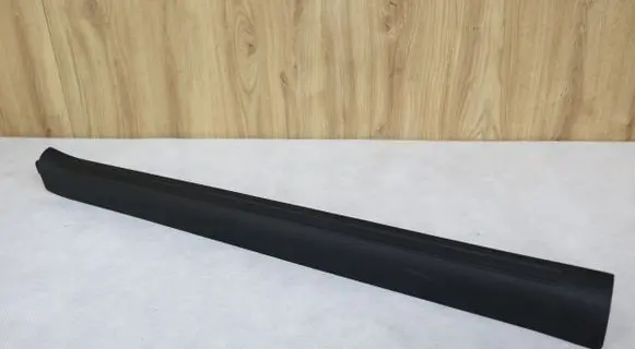 Foot area side trim