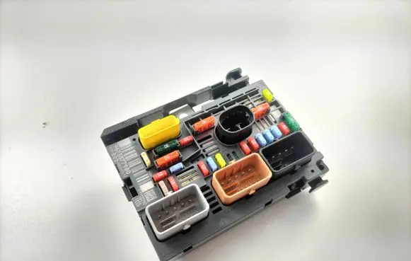 Citroen C4 Grand Picasso Fuse box set 9675877980