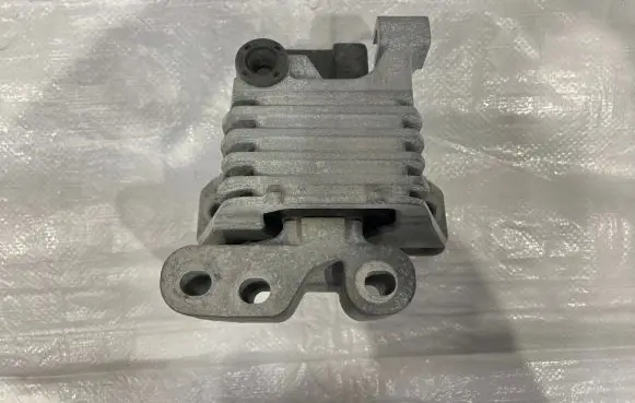 Jeep Cherokee Engine mount bracket P68141400AF