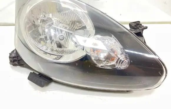 Toyota Aygo AB10 Headlight/headlamp 811100H070 89092755