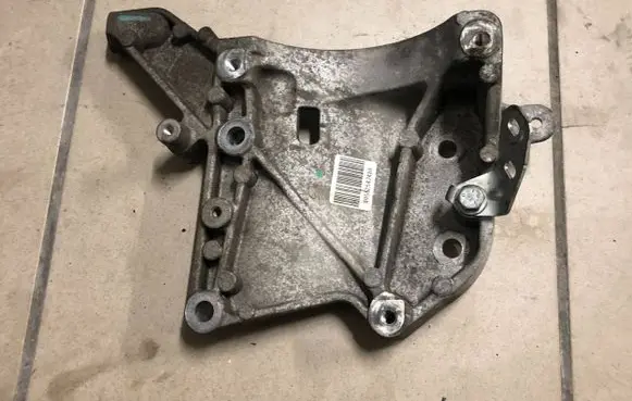 Jeep Renegade A/C compressor mount bracket 55254748