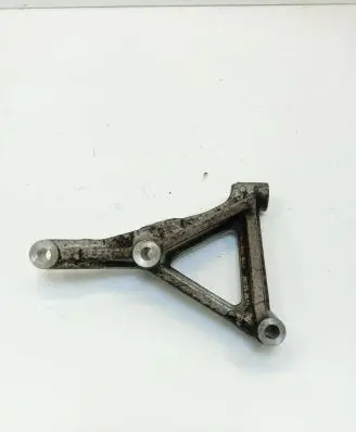 Honda Legend Engine mounting bracket