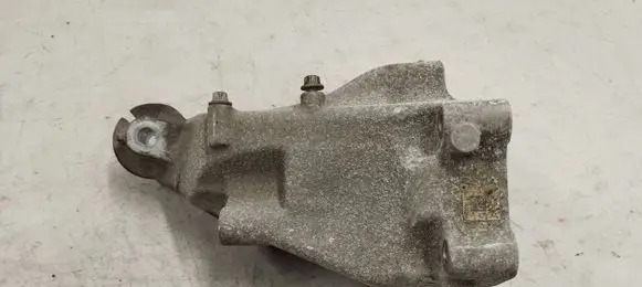 Mercedes-Benz E W212 Engine mounting bracket A6512233504