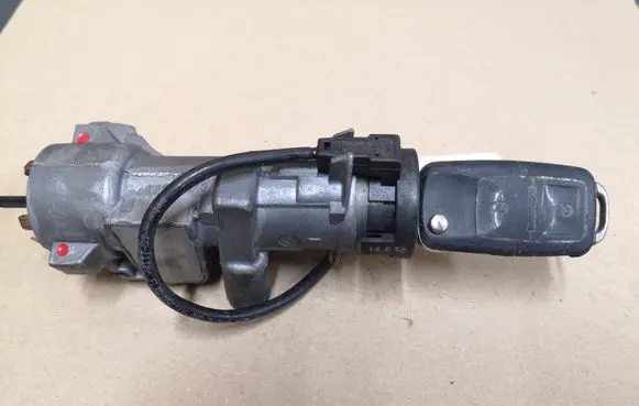 Seat Alhambra (Mk1) Ignition lock 4B0905851B