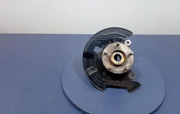 Front wheel hub spindle knuckle