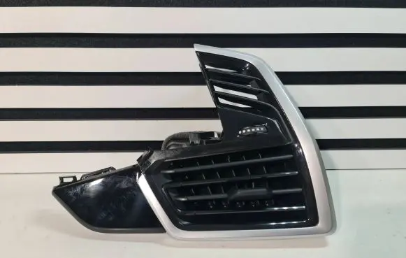 BMW X5 G05 Dashboard side air vent grill/cover trim 939947112