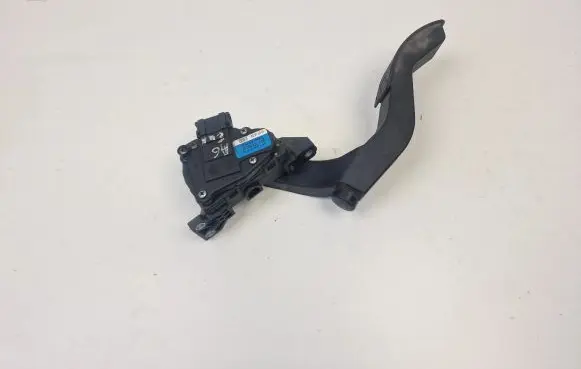 Audi A6 S6 C5 4B Accelerator throttle pedal 8D1723523M