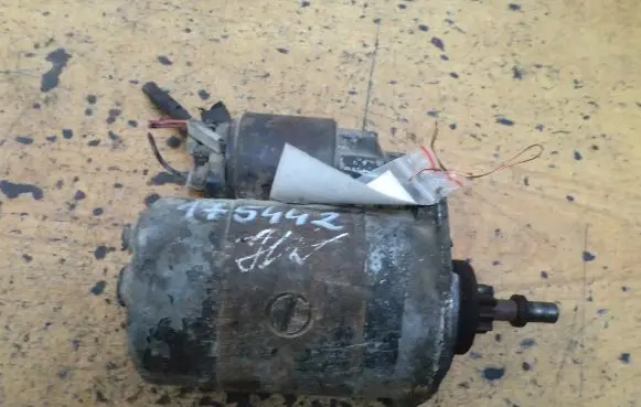 Volkswagen Golf I Starter motor