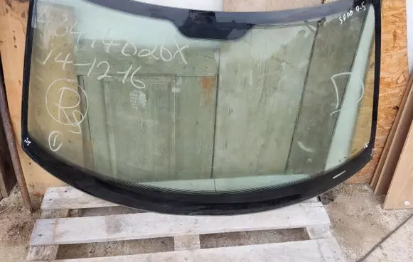 Saab 9-5 Front windscreen/windshield window 43R00342 E000233