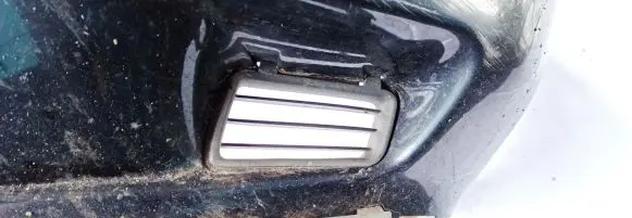 Volvo S40, V40 Front bumper lower grill juoda