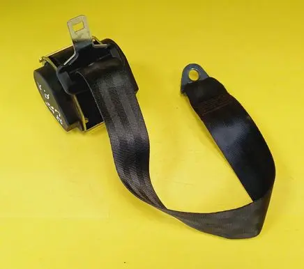 Rear seatbelt