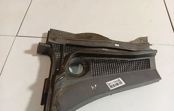 Mitsubishi Grandis Wiper trim MN167441