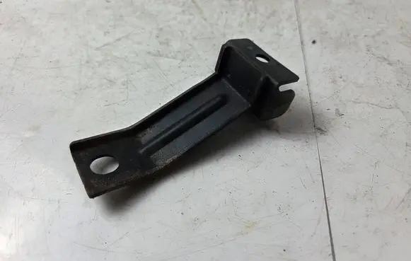 Radiator mount bracket