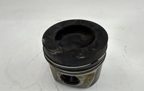 Skoda Octavia Mk2 (1Z) Piston