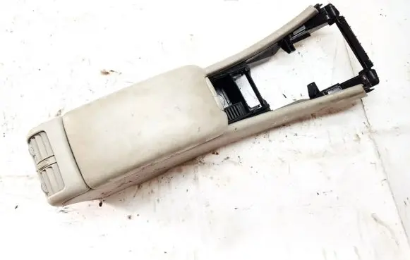 Mercedes-Benz C W203 Armrest 180090