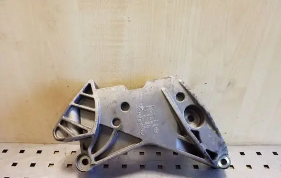 Volkswagen Eos Engine mounting bracket 06J199207P