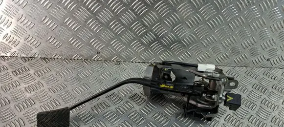 Hyundai i40 Clutch pedal 328023Z920