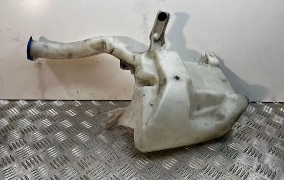 Windshield washer fluid reservoir/tank