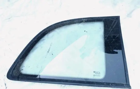 Opel Zafira A Rear side window