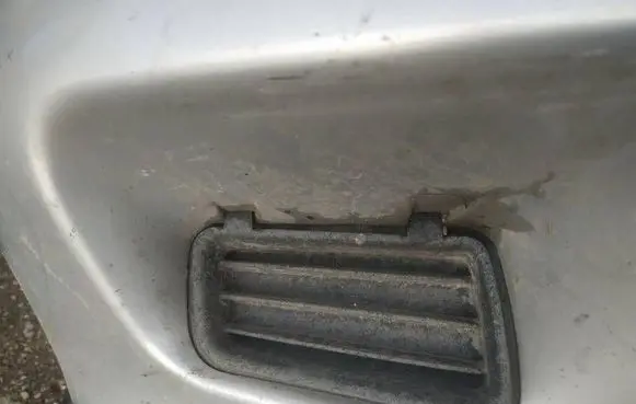 Volvo S40, V40 Front bumper lower grill