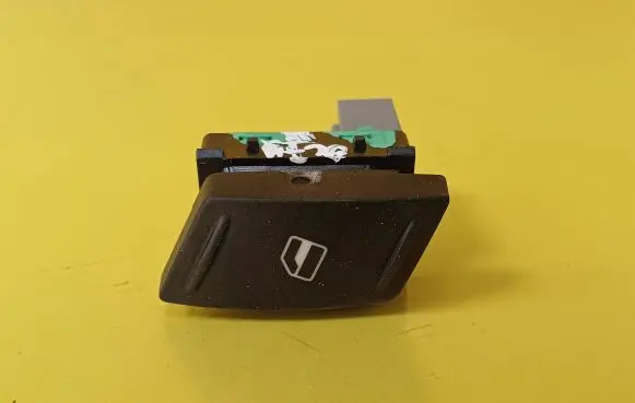 Skoda Octavia Mk2 (1Z) Electric window control switch 1Z0959856