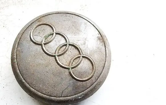 Audi Q7 4L Original wheel cap 4l0601170