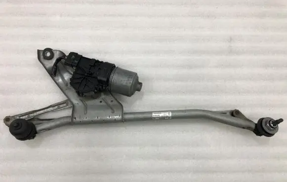 Dacia Sandero Front wiper linkage and motor