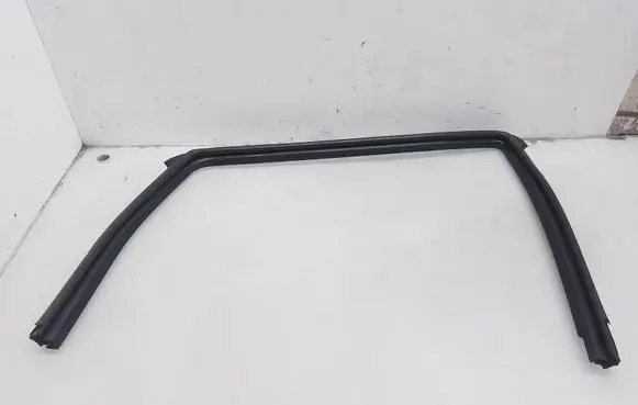 Nissan Note (E11) Rubber seal rear door window/glass 