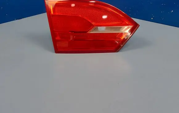 Volkswagen Jetta VI Tailgate rear/tail lights 5C6945093A