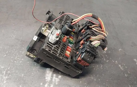 Peugeot 607 BSM Control unit S118983004Q BSML0400 6500CK