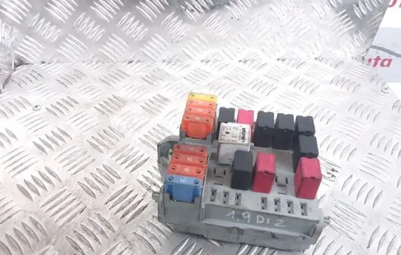 Fiat Croma Fuse module 51738102