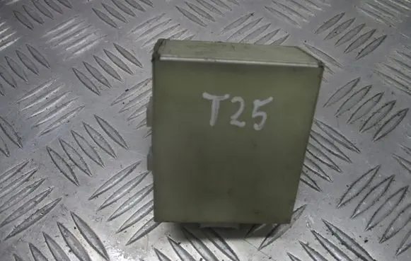 Toyota Avensis T250 Door central lock control unit/module 89741-05070