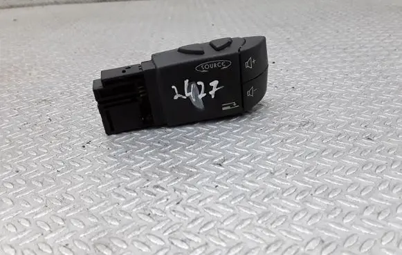Renault Laguna II Sound control switch 7701049643