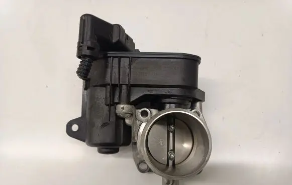 Peugeot 3008 II Throttle valve 9842936880